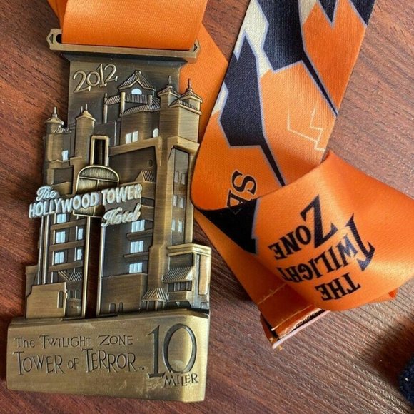 2012 Hollywood Tower of Terror 10 Miler - Picture 1 of 2